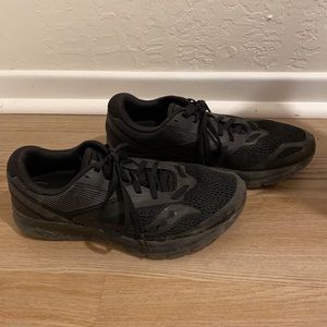 Black Saucony Kinvara size 9
